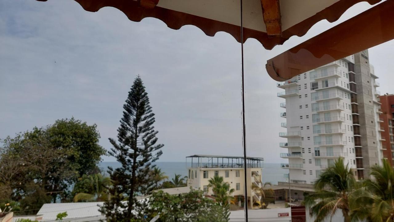 Hotel Voyager Manta Exteriör bild